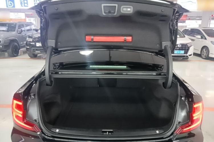 Used Volvo S90 2017 T5 Zhiyuan Edition Trunk