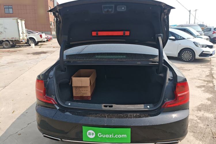 Used Volvo S90 2017 T5 Zhiyuan Edition Trunk