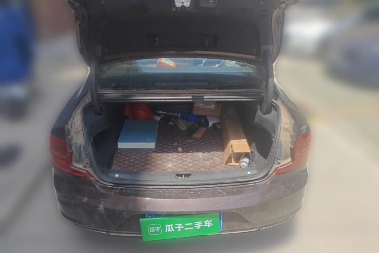 Used Volvo S90 2017 T4 Zhiyuan Edition Trunk