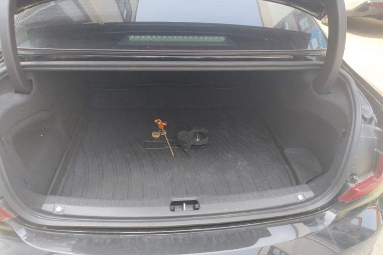 Used Volvo S90 2017 T5 Smart Luxury Edition Trunk