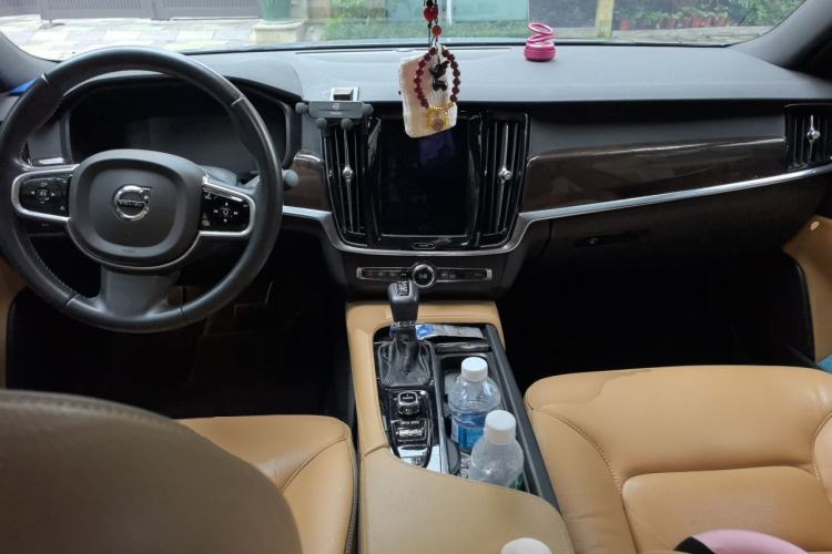 Used Volvo S90 2017 T4 Zhiyuan Edition Center Console
