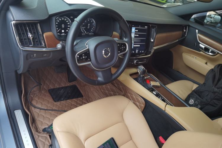 Used Volvo S90 2017 T5 Smart Luxury Edition Center Console