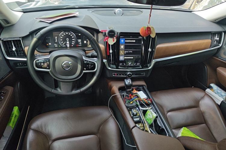 Used Volvo S90 2017 T4 Zhiyuan Edition Center Console