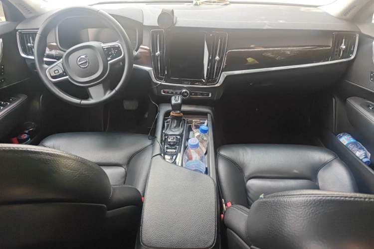 Used Volvo S90 2017 T4 Zhiyuan Edition Center Console