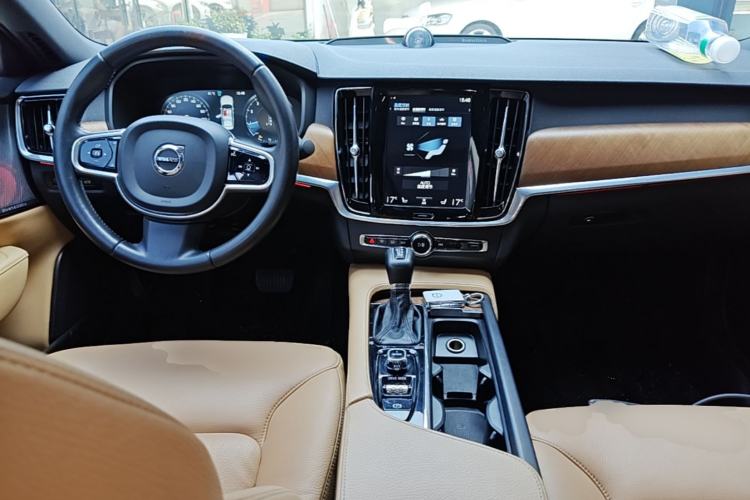 Used Volvo S90 2017 T5 Smart Luxury Edition Center Console