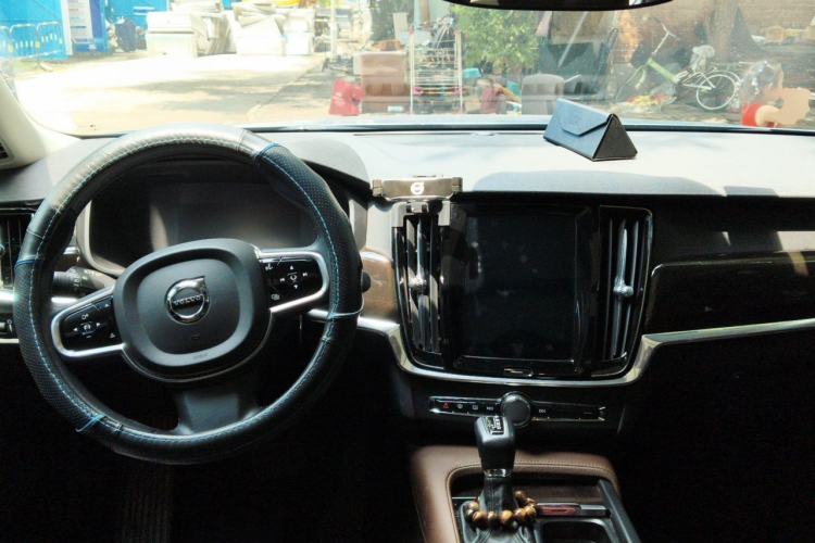 Used Volvo S90 2017 T5 Zhiyuan Edition Center Console