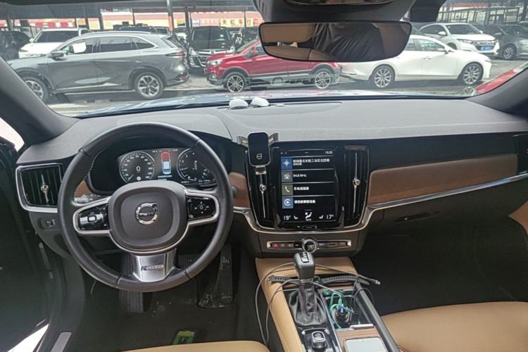 Used Volvo S90 2017 T5 Smart Luxury Edition Center Console