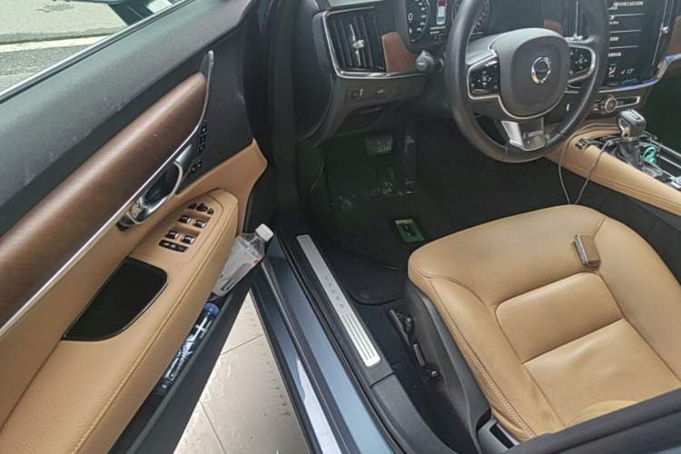 Used Volvo S90 2017 T5 Smart Luxury Edition Driver Seat