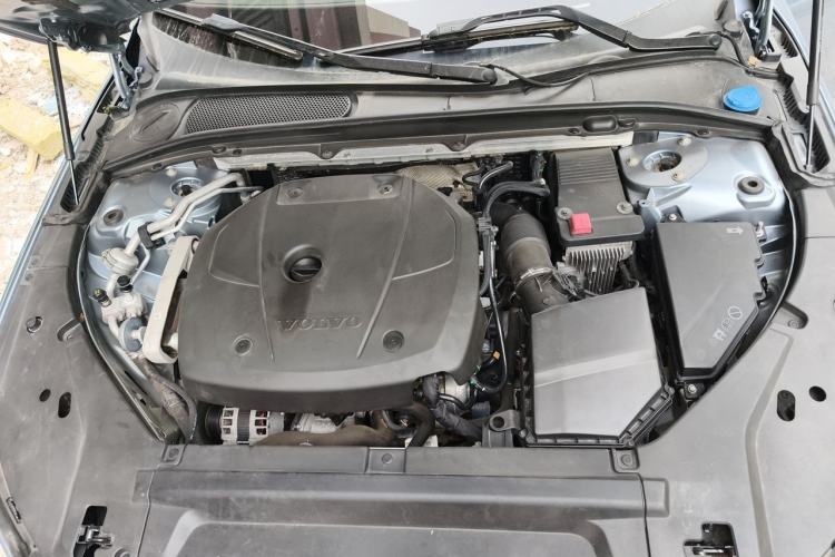 Used Volvo S90 2017 T4 Zhiyuan Edition Engine Bay