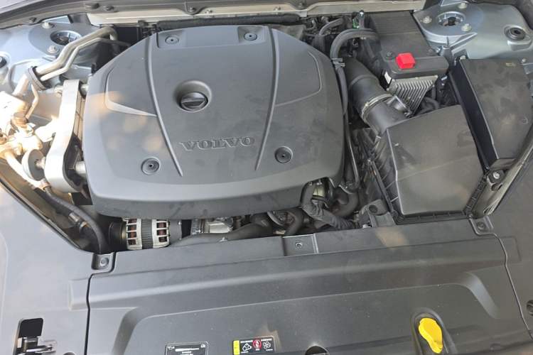 Used Volvo S90 2017 T4 Zhiyuan Edition Engine Bay