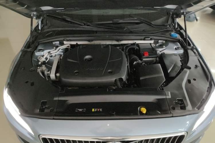 Used Volvo S90 2017 T5 Zhiyuan Edition Engine Bay