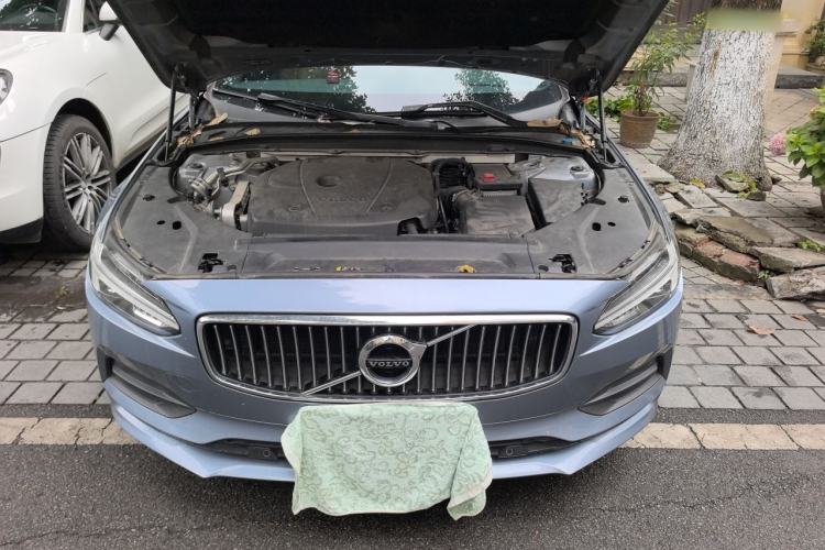 Used Volvo S90 2017 T4 Zhiyuan Edition Engine Bay