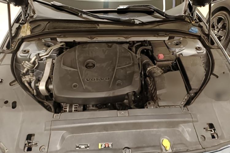 Used Volvo S90 2017 T4 Zhiyuan Edition Engine Bay