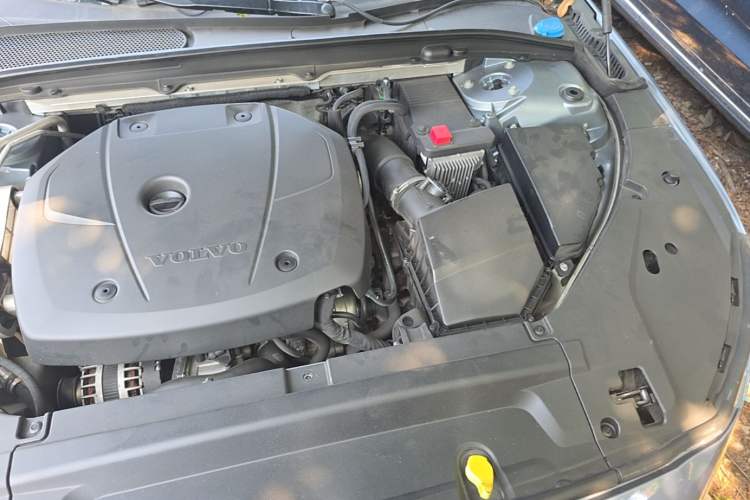Used Volvo S90 2017 T4 Zhiyuan Edition Engine Bay Left