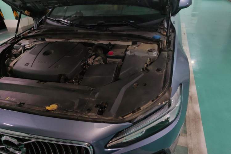 Used Volvo S90 2017 T4 Zhiyuan Edition Engine Bay Left