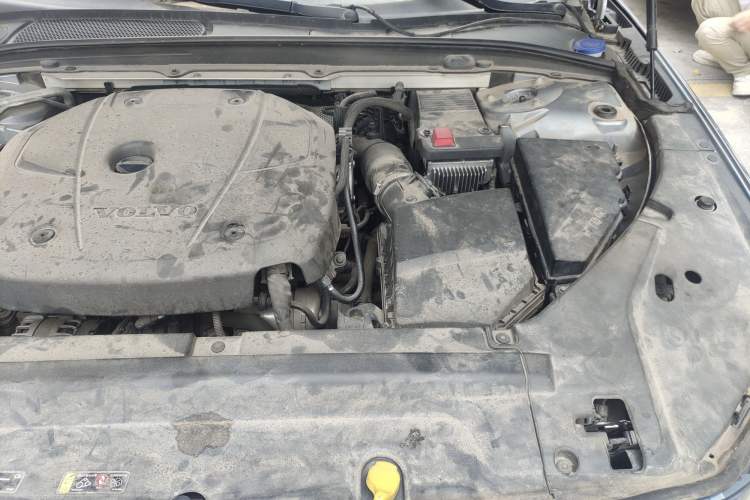 Used Volvo S90 2017 T5 Prestige Edition Engine Bay Left