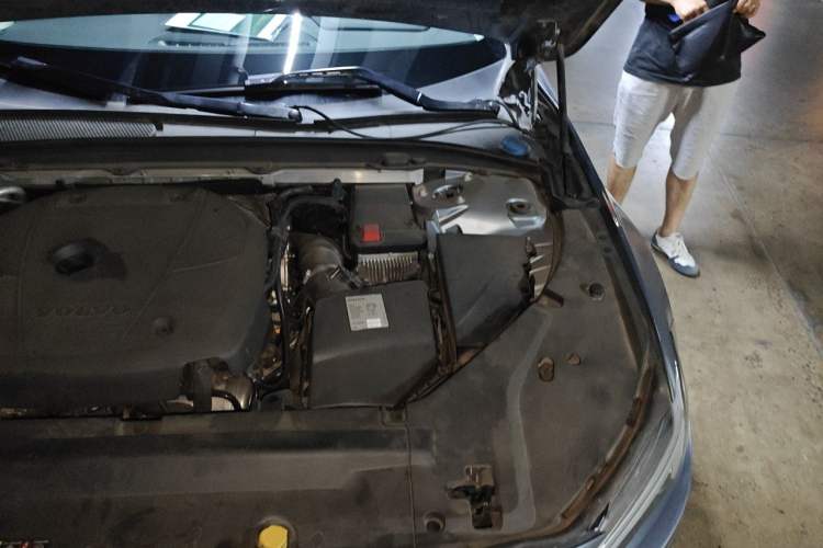 Used Volvo S90 2017 T5 Smart Luxury Edition Engine Bay Left