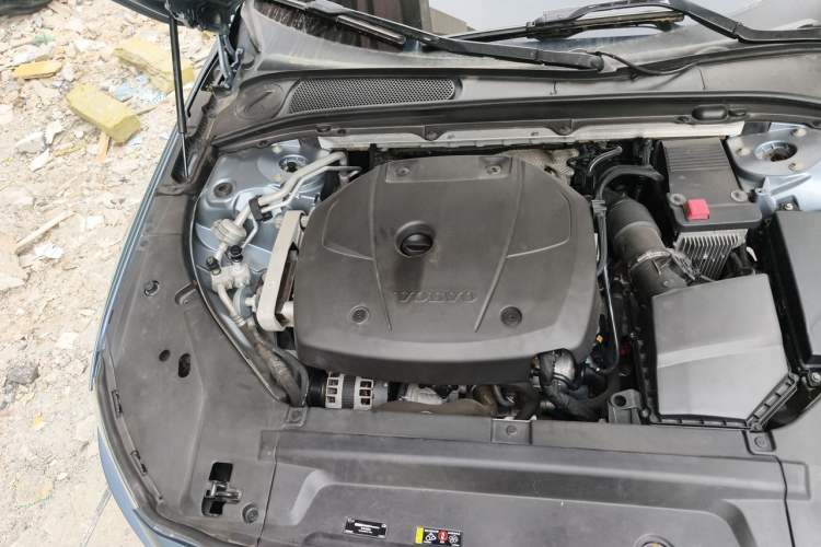Used Volvo S90 2017 T4 Zhiyuan Edition Engine Bay Right