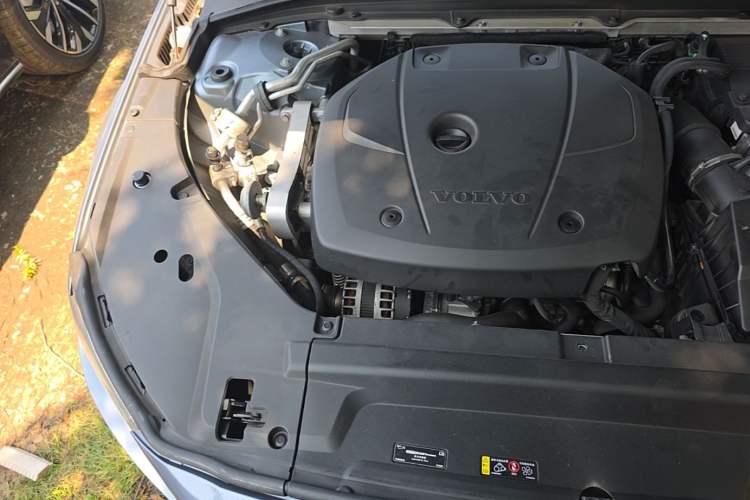 Used Volvo S90 2017 T4 Zhiyuan Edition Engine Bay Right