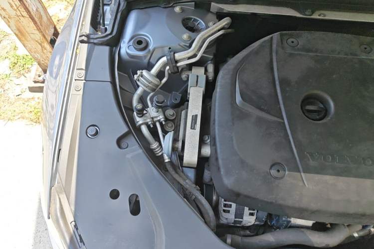 Used Volvo S90 2017 T4 Zhiyuan Edition Engine Bay Right