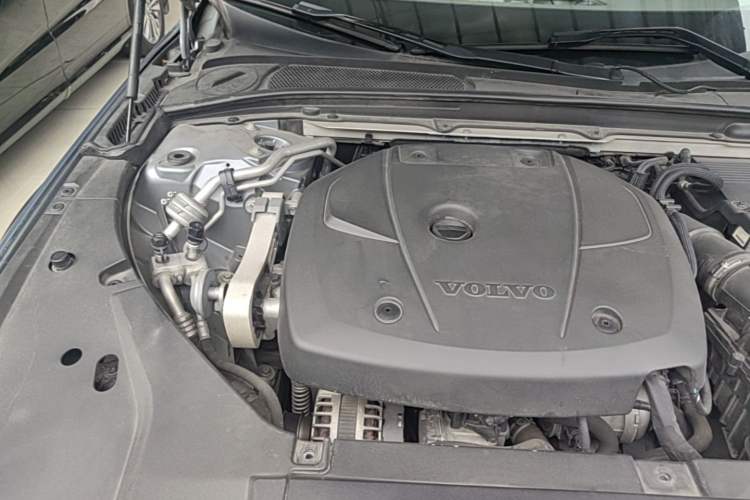Used Volvo S90 2017 T5 Smart Luxury Edition Engine Bay Right