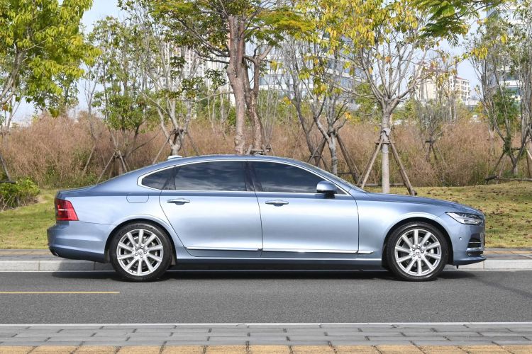 Used Volvo S90 2017 T5 Prestige Edition Exterior 4