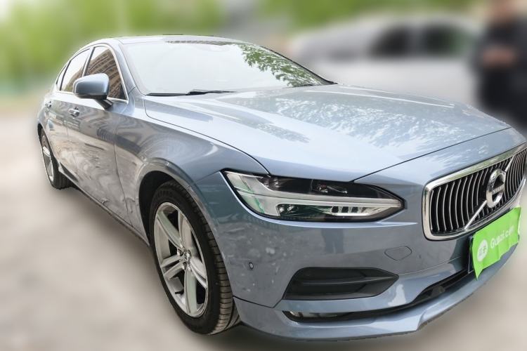 Used Volvo S90 2017 T4 Zhiyuan Edition Front Right 45 Deg