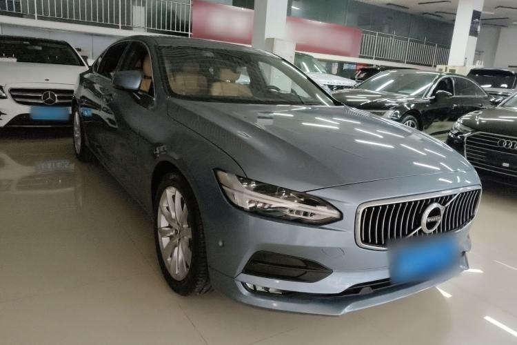 Used Volvo S90 2017 T5 Zhiyuan Edition Front Right 45 Deg
