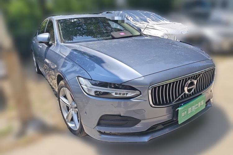 Used Volvo S90 2017 T4 Zhiyuan Edition Front Right 45 Deg