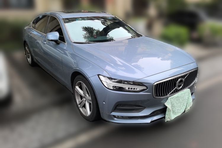 Used Volvo S90 2017 T4 Zhiyuan Edition Front Right 45 Deg