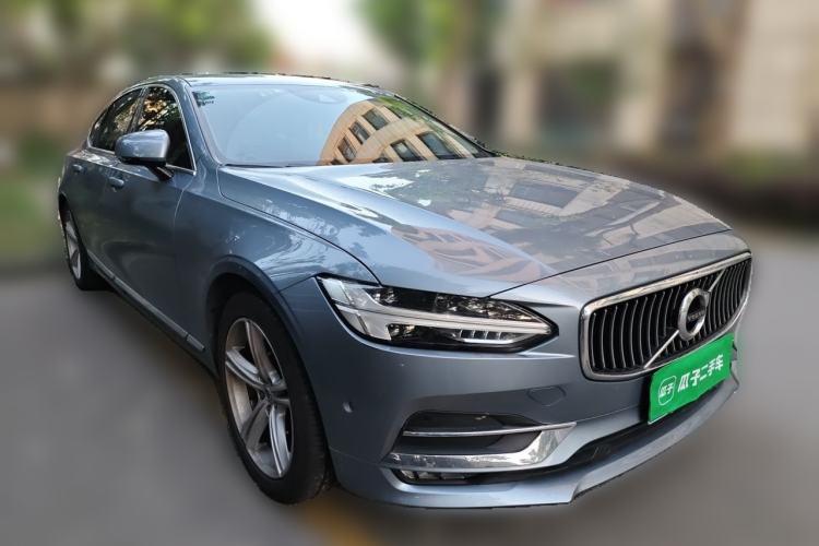 Used Volvo S90 2017 T4 Zhiyuan Edition Front Right 45 Deg