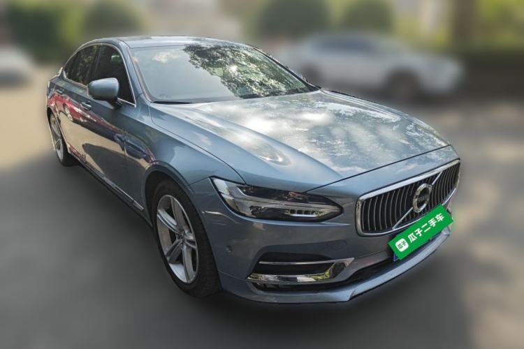 Used Volvo S90 2017 T4 Zhiyuan Edition Front Right 45 Deg