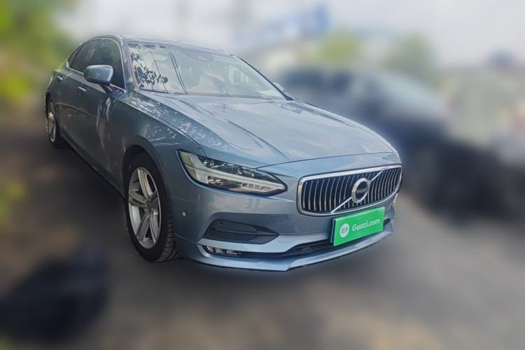 Used Volvo S90 2017 T4 Zhiyuan Edition Front Right 45 Deg