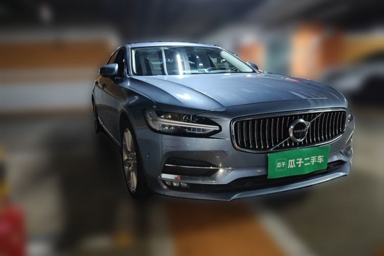 Used Volvo S90 2017 T5 Smart Luxury Edition Front Right 45 Deg
