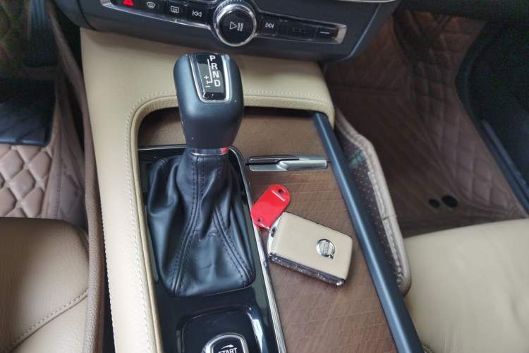 Used Volvo S90 2017 T5 Smart Luxury Edition Gear Lever