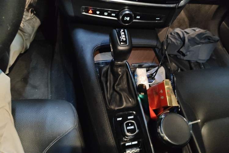 Used Volvo S90 2017 T5 Smart Luxury Edition Gear Lever