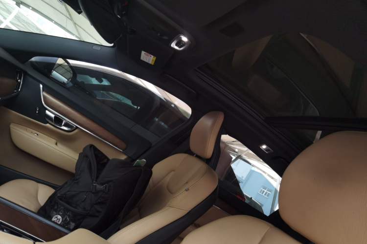 Used Volvo S90 2017 T5 Smart Luxury Edition Headliner