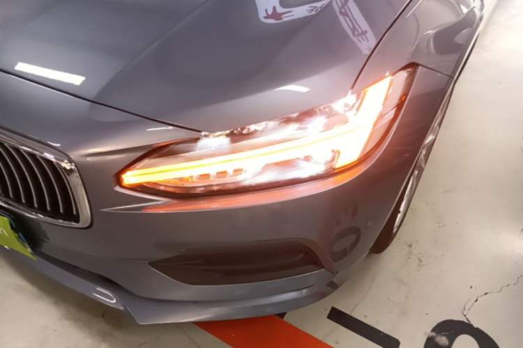 Used Volvo S90 2017 T5 Zhiyuan Edition Left Front Headlight