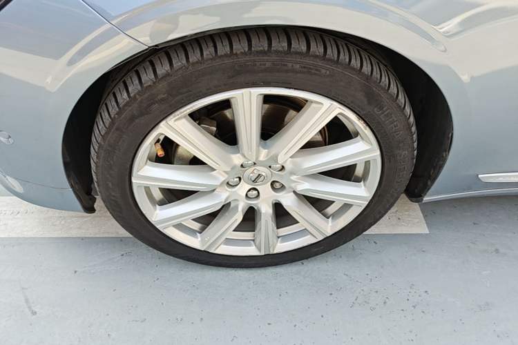 Used Volvo S90 2017 T5 Smart Luxury Edition Left Front Wheel Hub