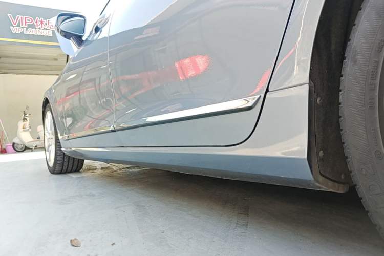 Used Volvo S90 2017 T5 Smart Luxury Edition Left Side Sill