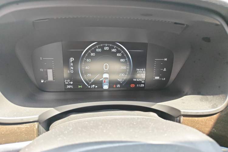 Used Volvo S90 2017 T4 Zhiyuan Edition Odometer Close Up
