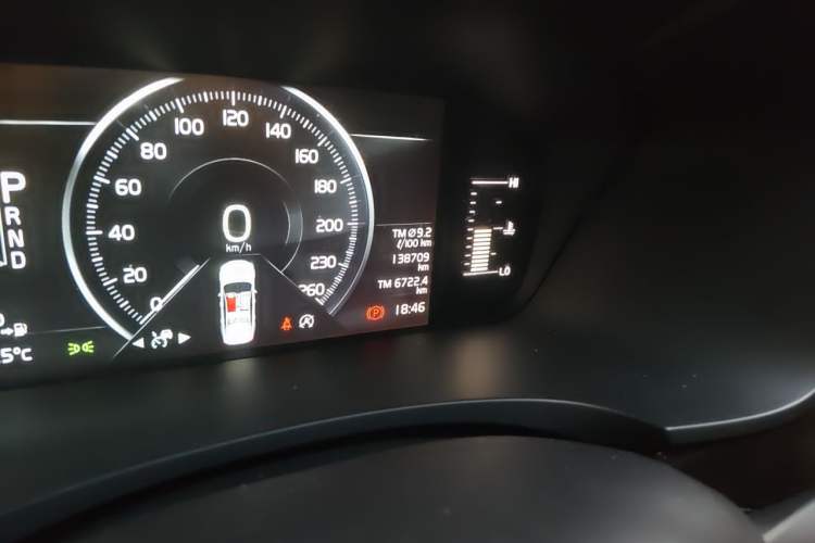 Used Volvo S90 2017 T4 Zhiyuan Edition Odometer Close Up