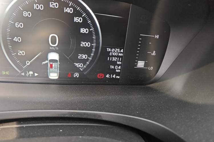 Used Volvo S90 2017 T4 Zhiyuan Edition Odometer Close Up