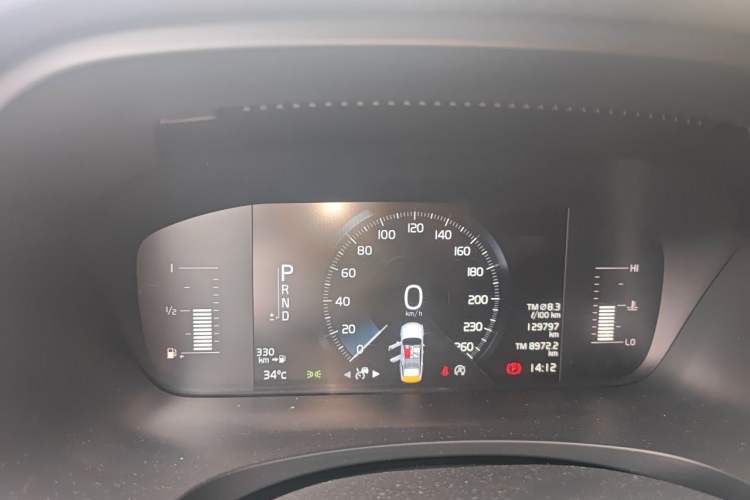 Used Volvo S90 2017 T4 Zhiyuan Edition Odometer Close Up