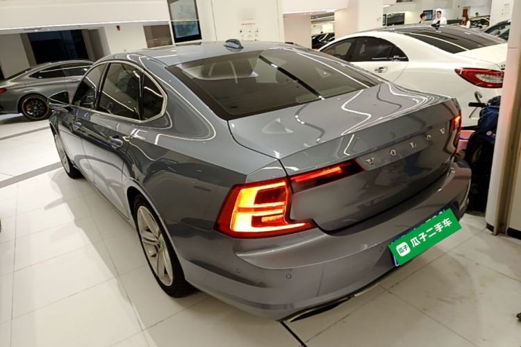 Used Volvo S90 2017 T4 Zhiyuan Edition Rear Left 45 Deg