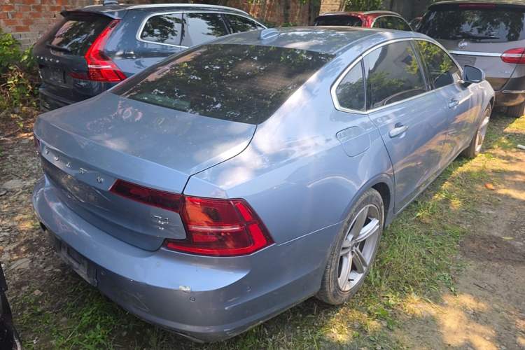 Used Volvo S90 2017 T4 Zhiyuan Edition Rear Right 45 Deg