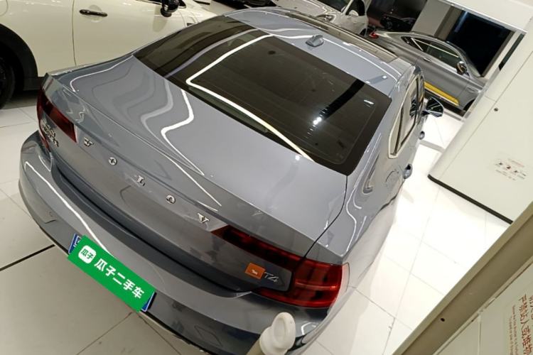 Used Volvo S90 2017 T4 Zhiyuan Edition Rear Right 45 Deg