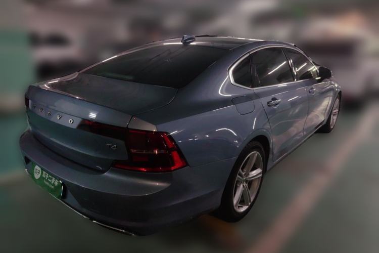 Used Volvo S90 2017 T4 Zhiyuan Edition Rear Right 45 Deg
