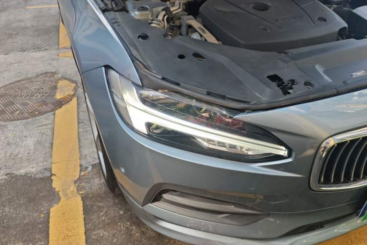 Used Volvo S90 2017 T4 Zhiyuan Edition Right Front Headlight