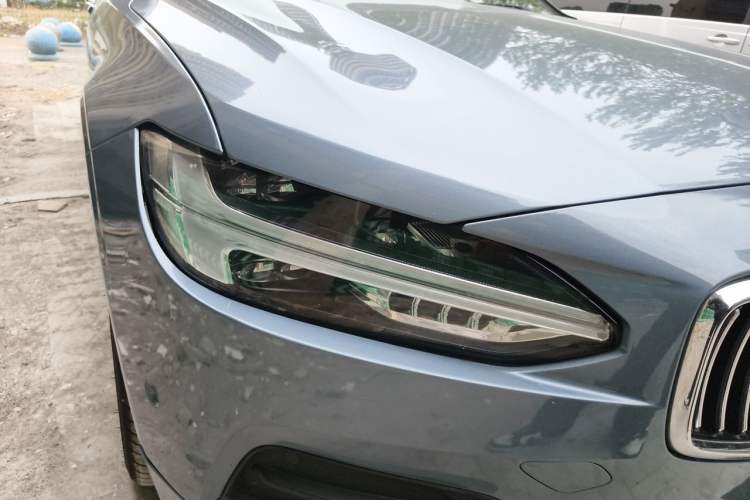 Used Volvo S90 2017 T4 Zhiyuan Edition Right Front Headlight